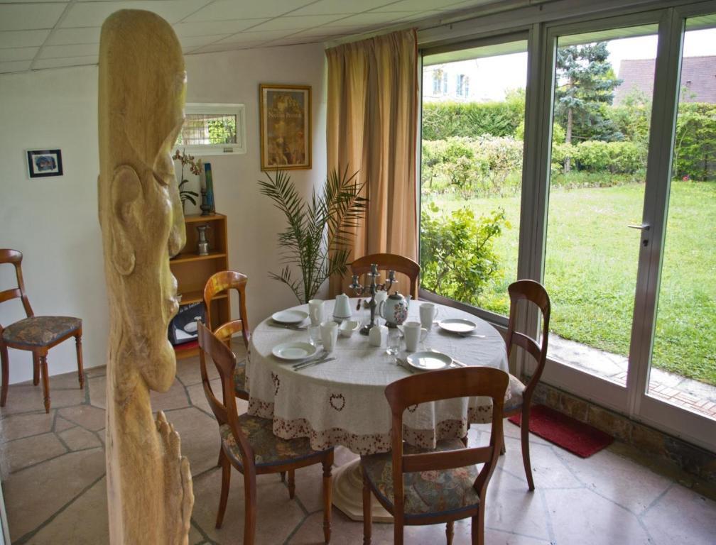 Le Grand Jardin Bed & Breakfast Beaune  Room photo